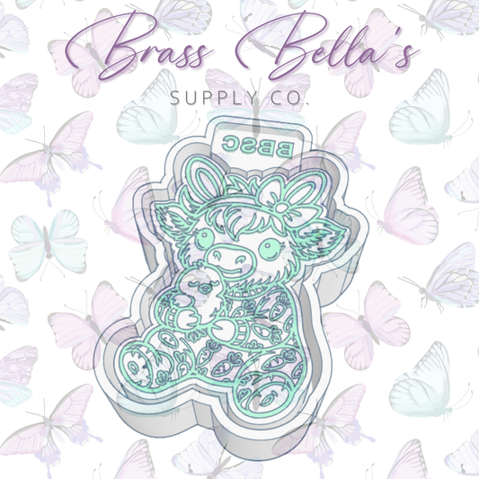 Highland Cow in Easter PJ's w/ Baby Chick - Freshie Mold